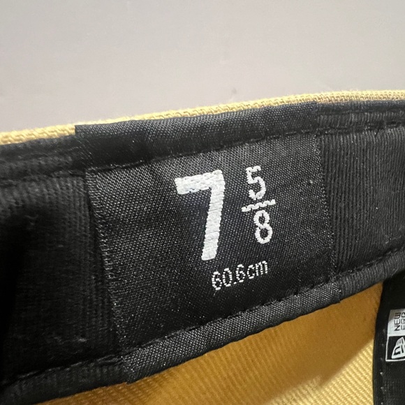 New Era, 59Fifty Fitted Hat, New York Yankees, Tan & Burgundy - Picture 10 of 11